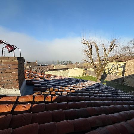 Gite Du Chateau De Treffort Exteriör bild