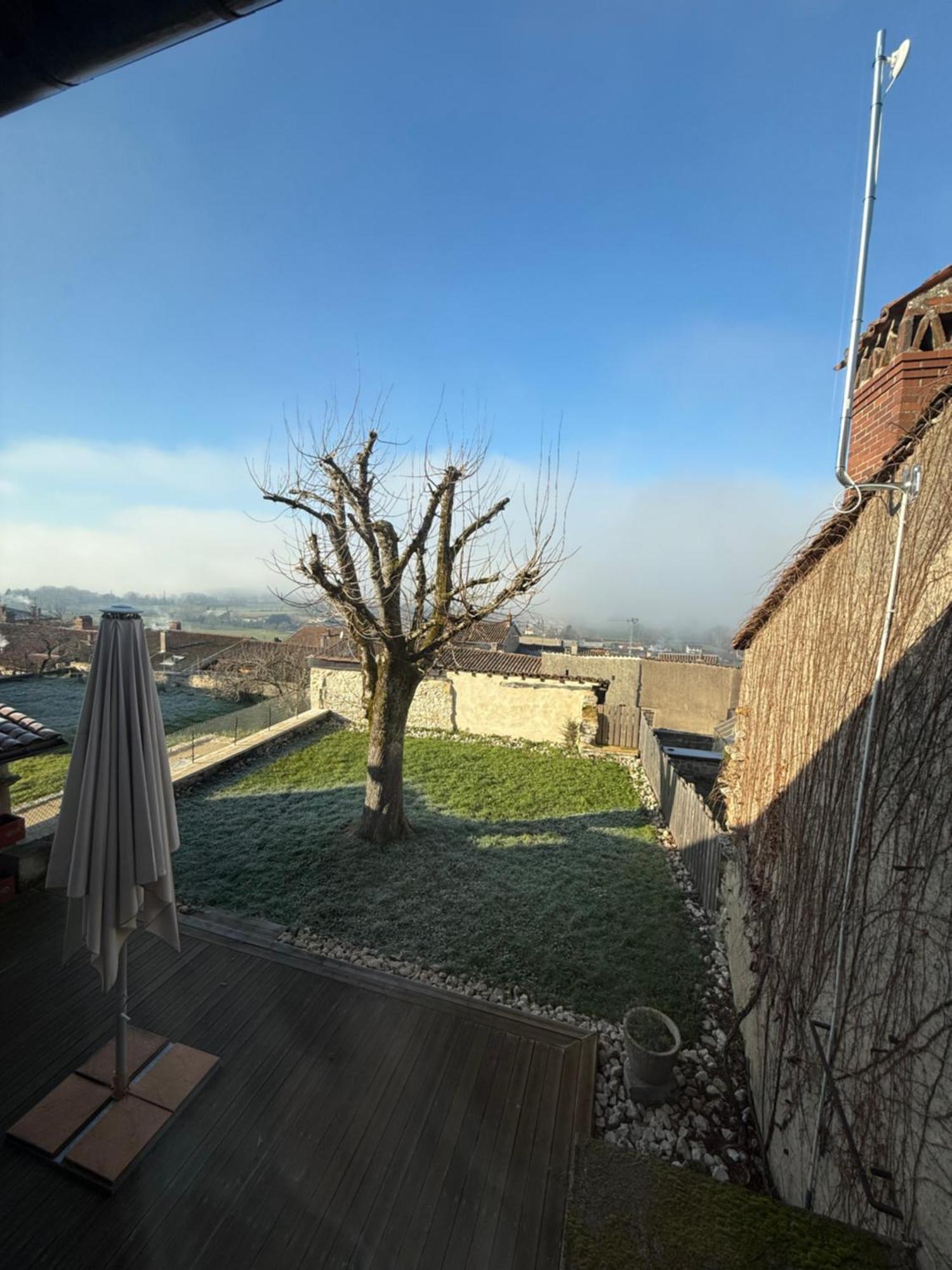 Gite Du Chateau De Treffort Exteriör bild